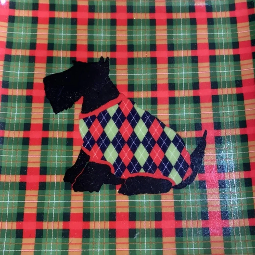 222 FIFTH Christmas Scotty Argyle 8-5/8” Square Porcelain Plate FLAWLESS!‎